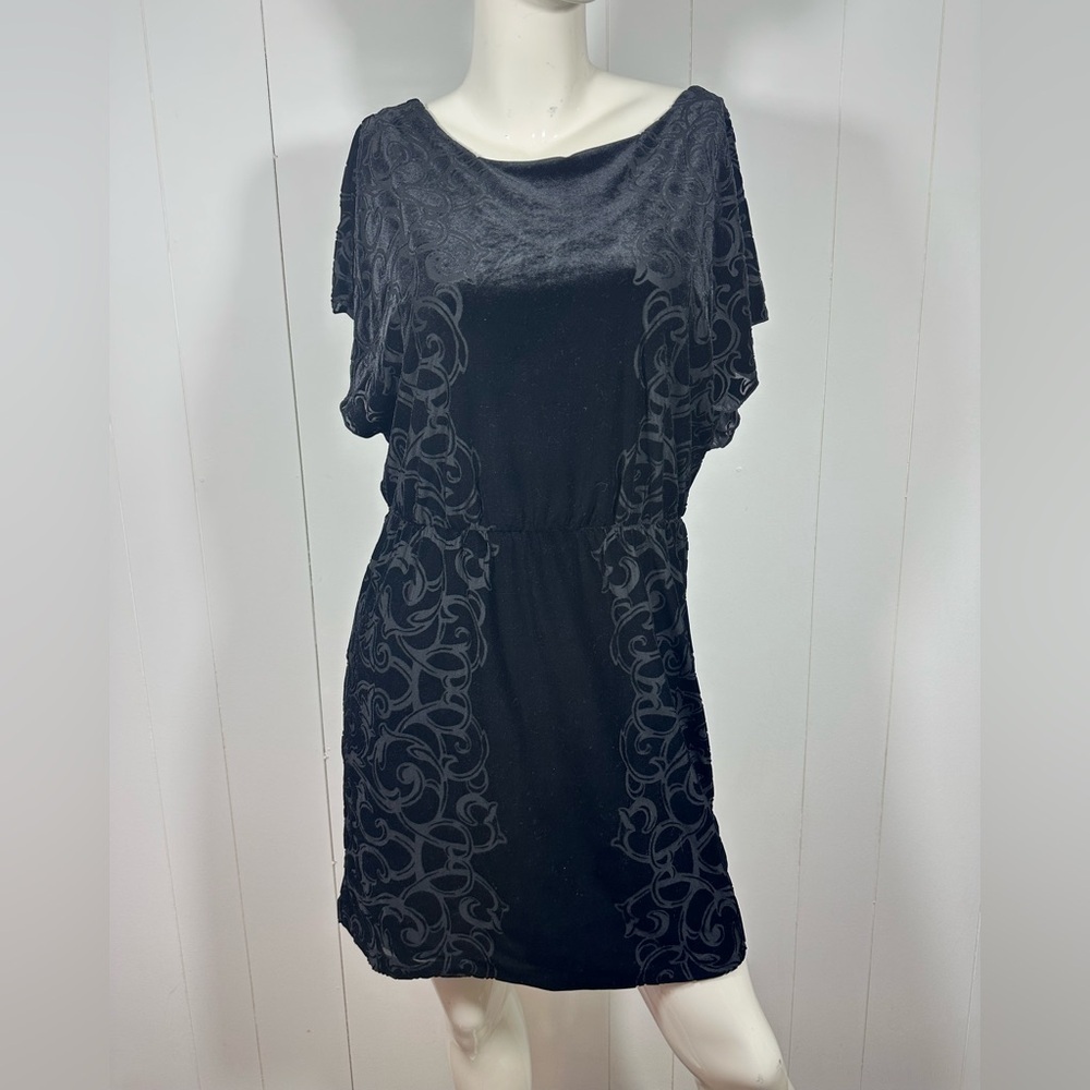Womens White House Black Market Sz S Velvet Textured Lined Mini Dress Open Back